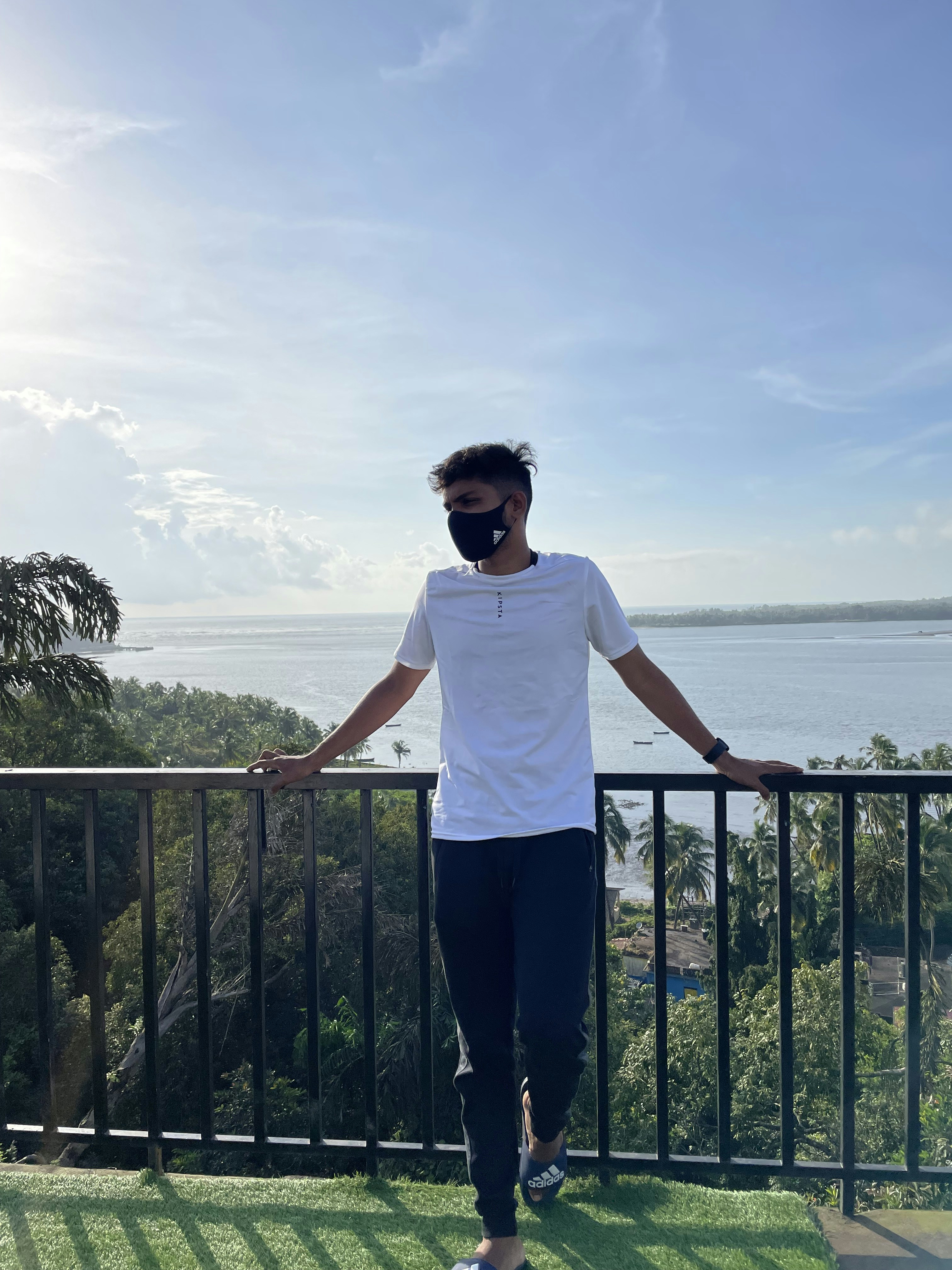 Ir para o perfil de Aaron Dcosta