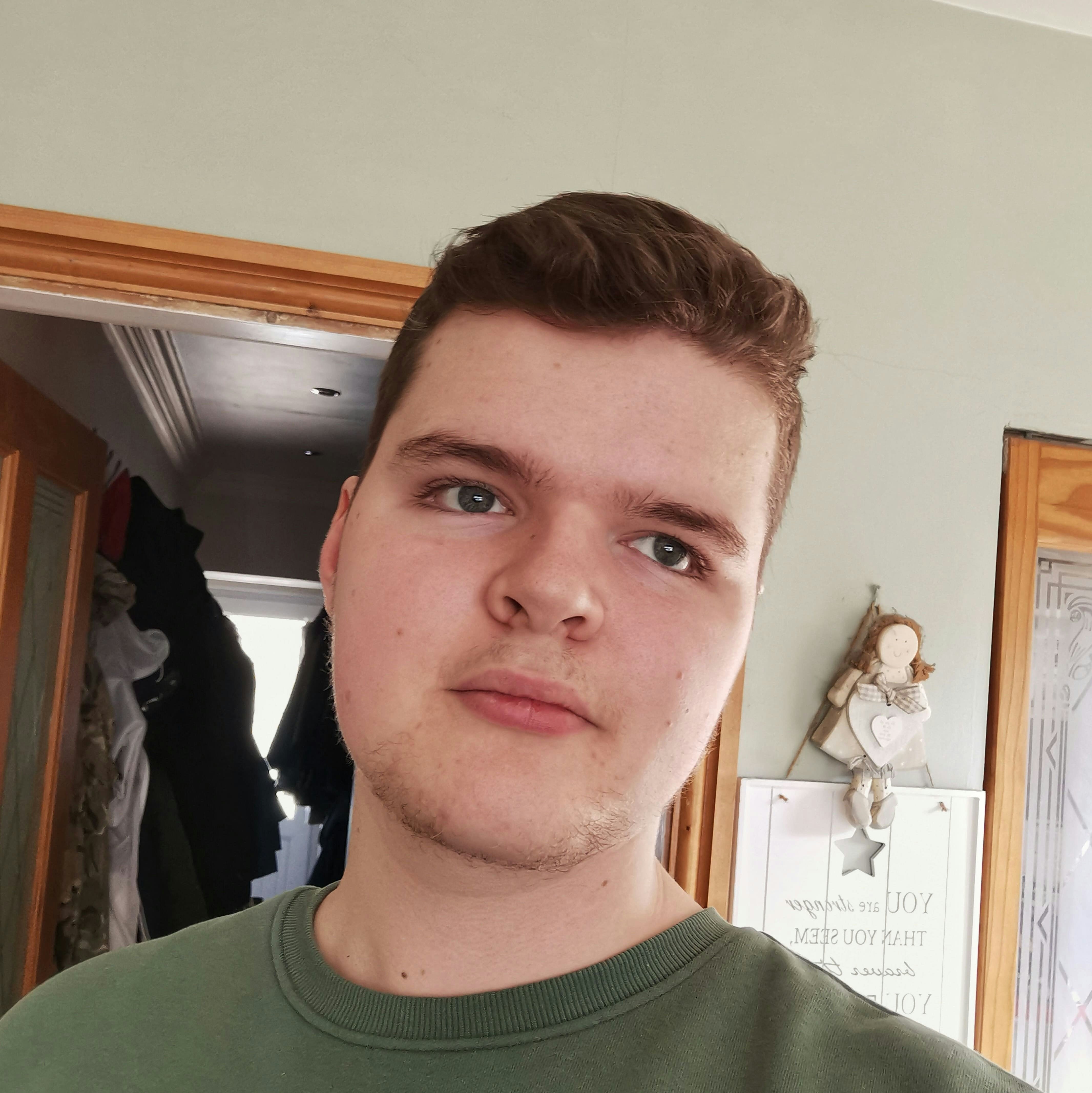 Ve al perfil de Hayden Pollard