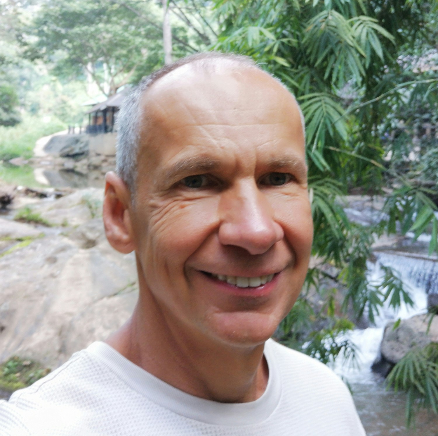 Go to József Szabó's profile