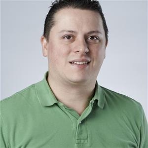 Ve al perfil de Miguel Tena