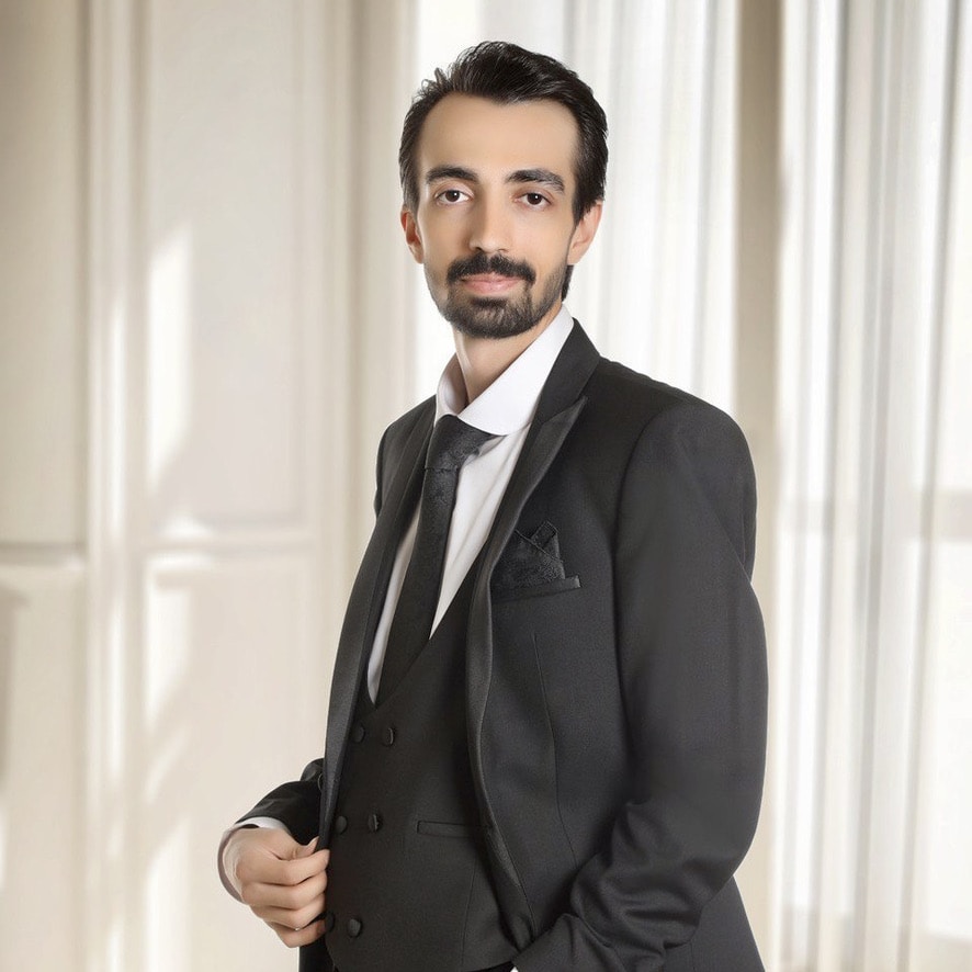 Ve al perfil de Amir Monsefinia