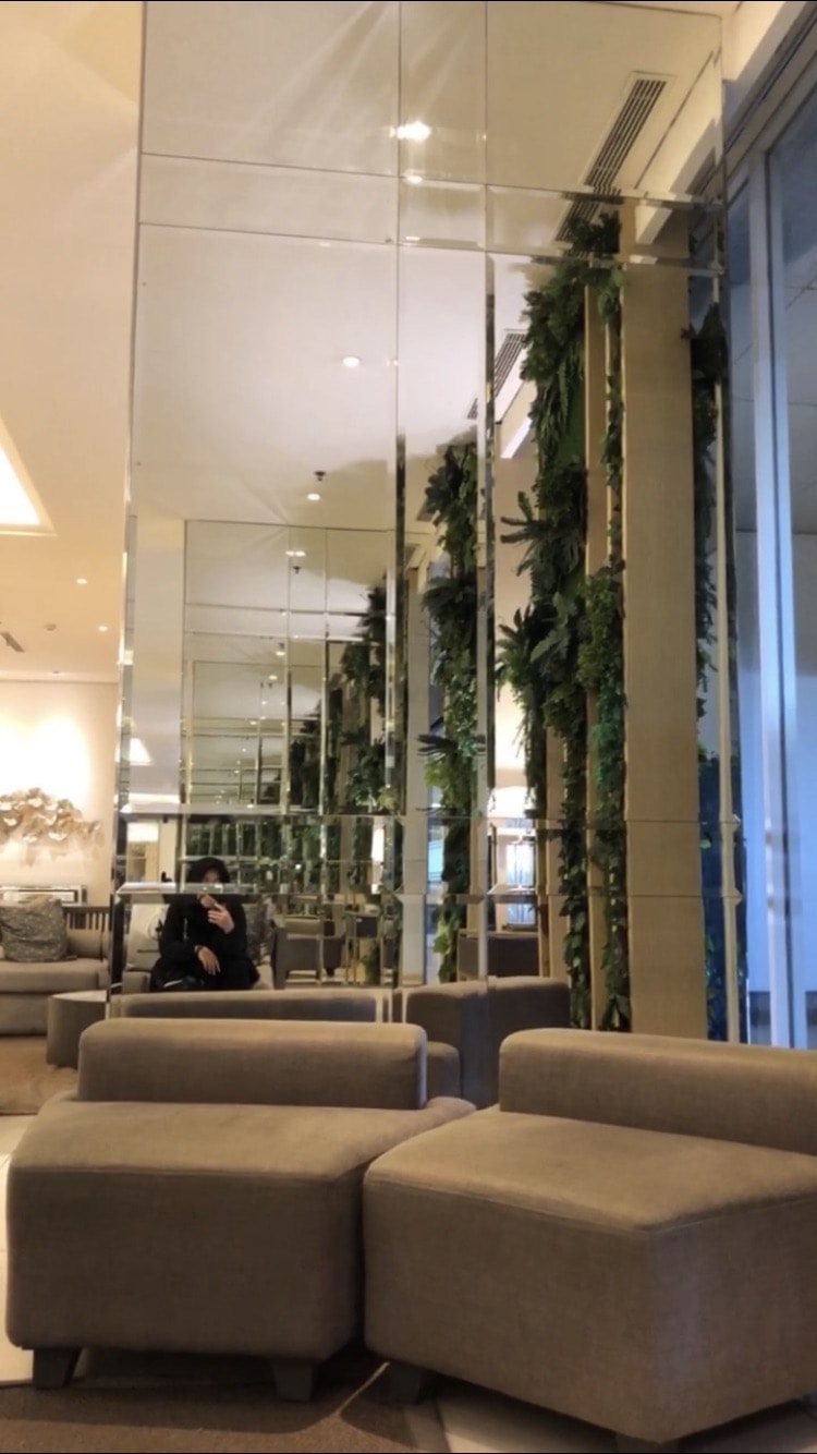 Ve al perfil de Hatmi Pratiwi