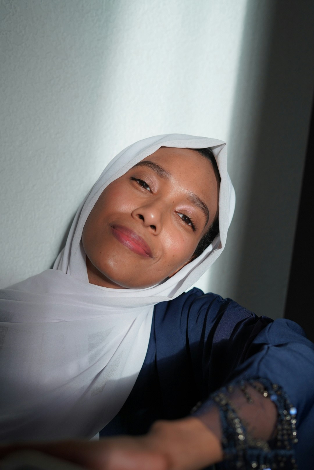 Buka profil Hana