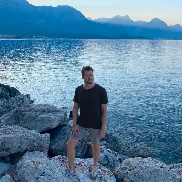 Buka profil Eugene Bokhan