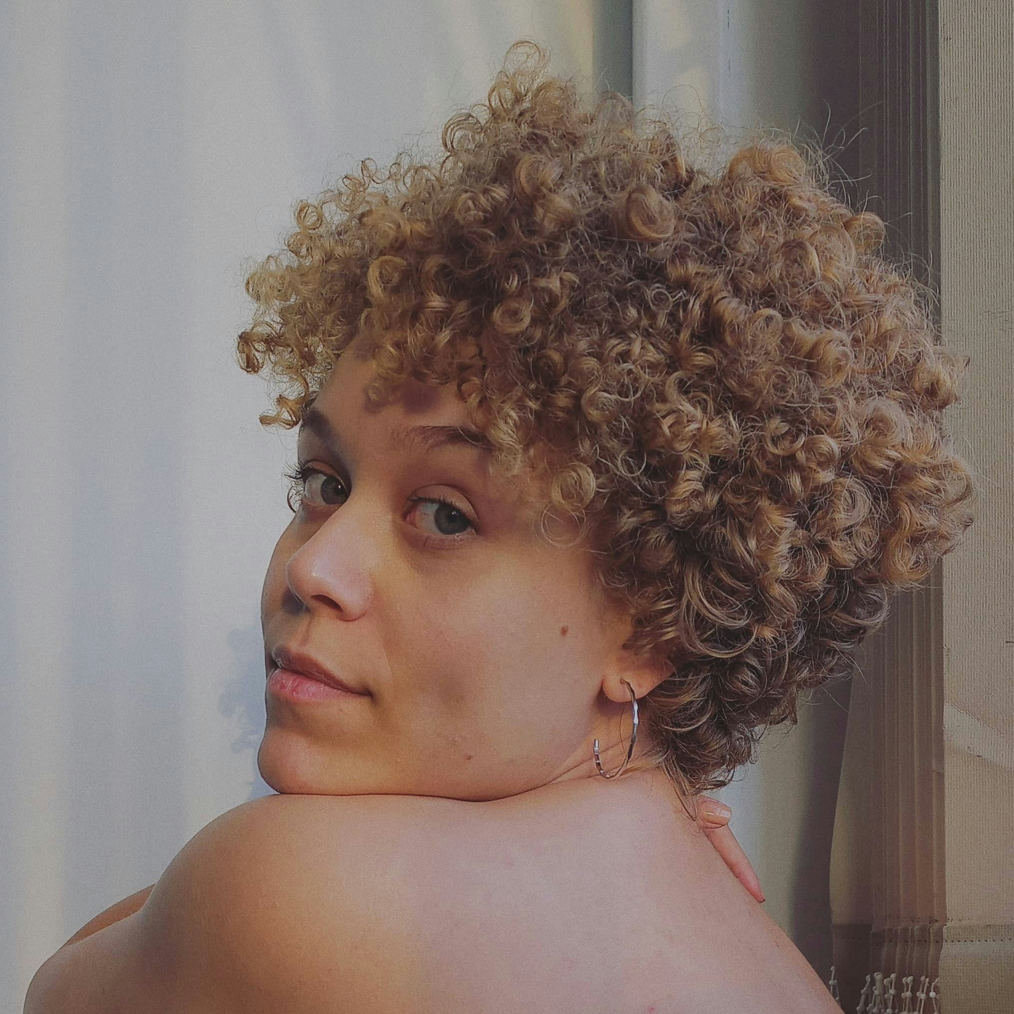 Go to Alessandra da Veiga's profile