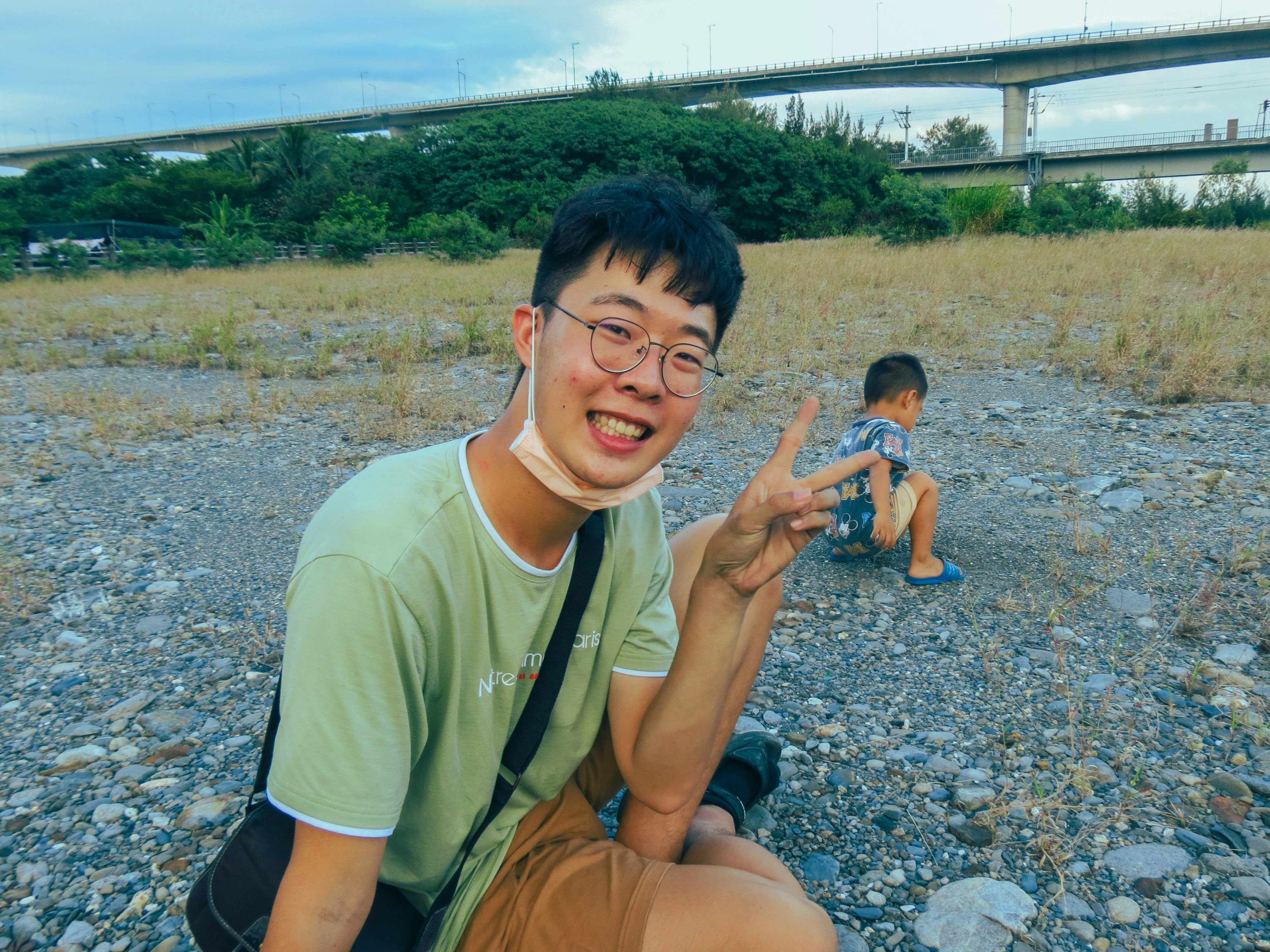 Go to Chi-Feng Li's profile