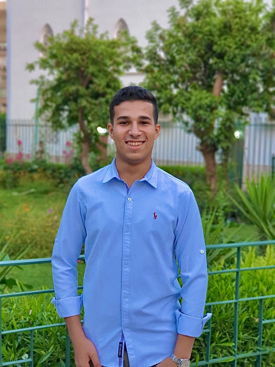 Ve al perfil de Hussein al qazzaz