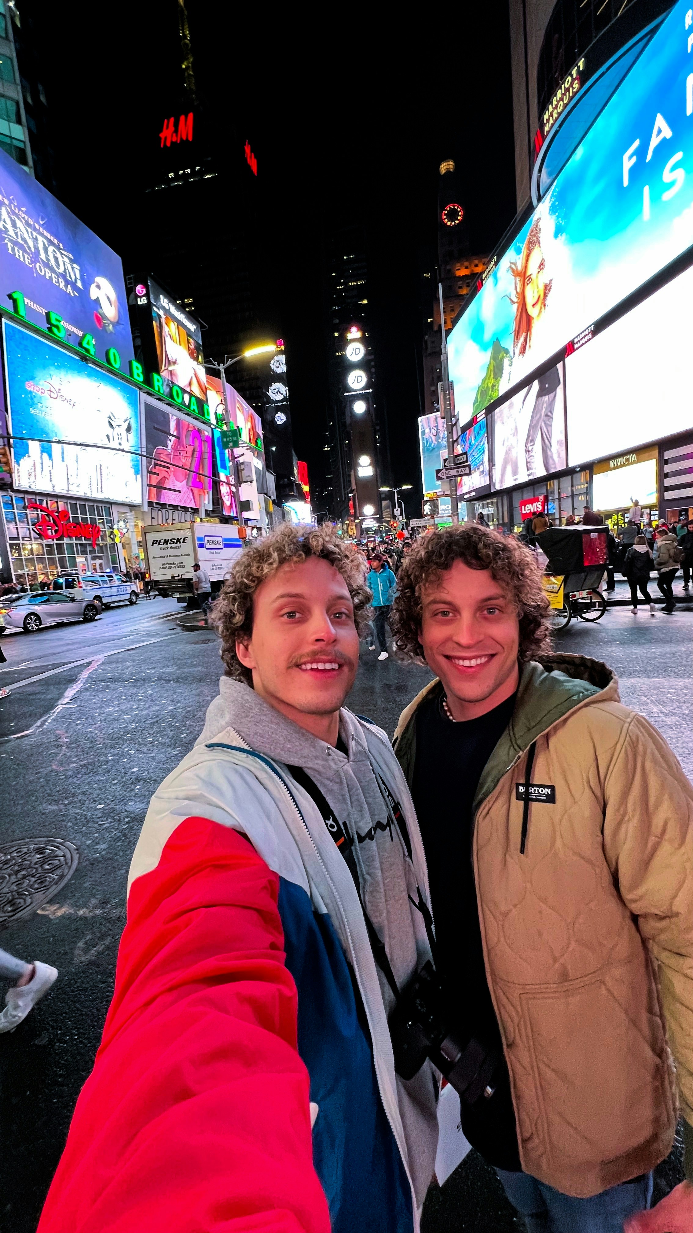 Go to Adrián Valverde's profile