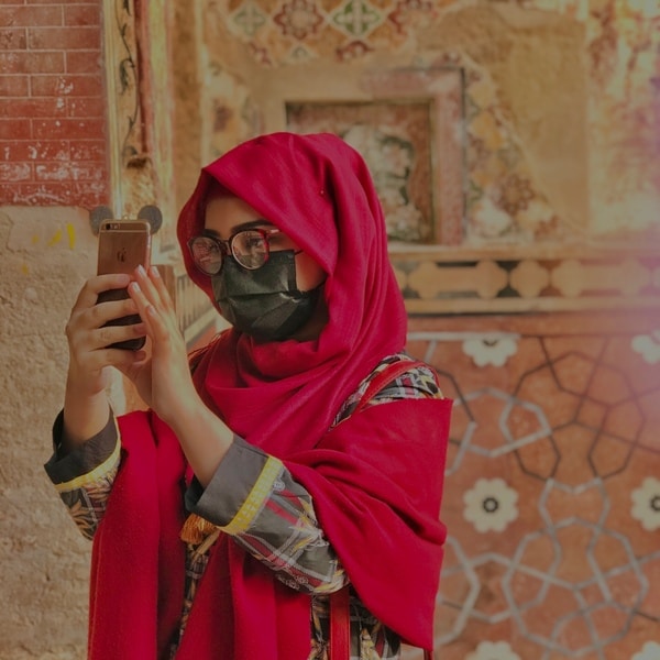 Ve al perfil de Arooba Arif