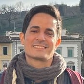 Saber Naeemiのプロフィールを見る