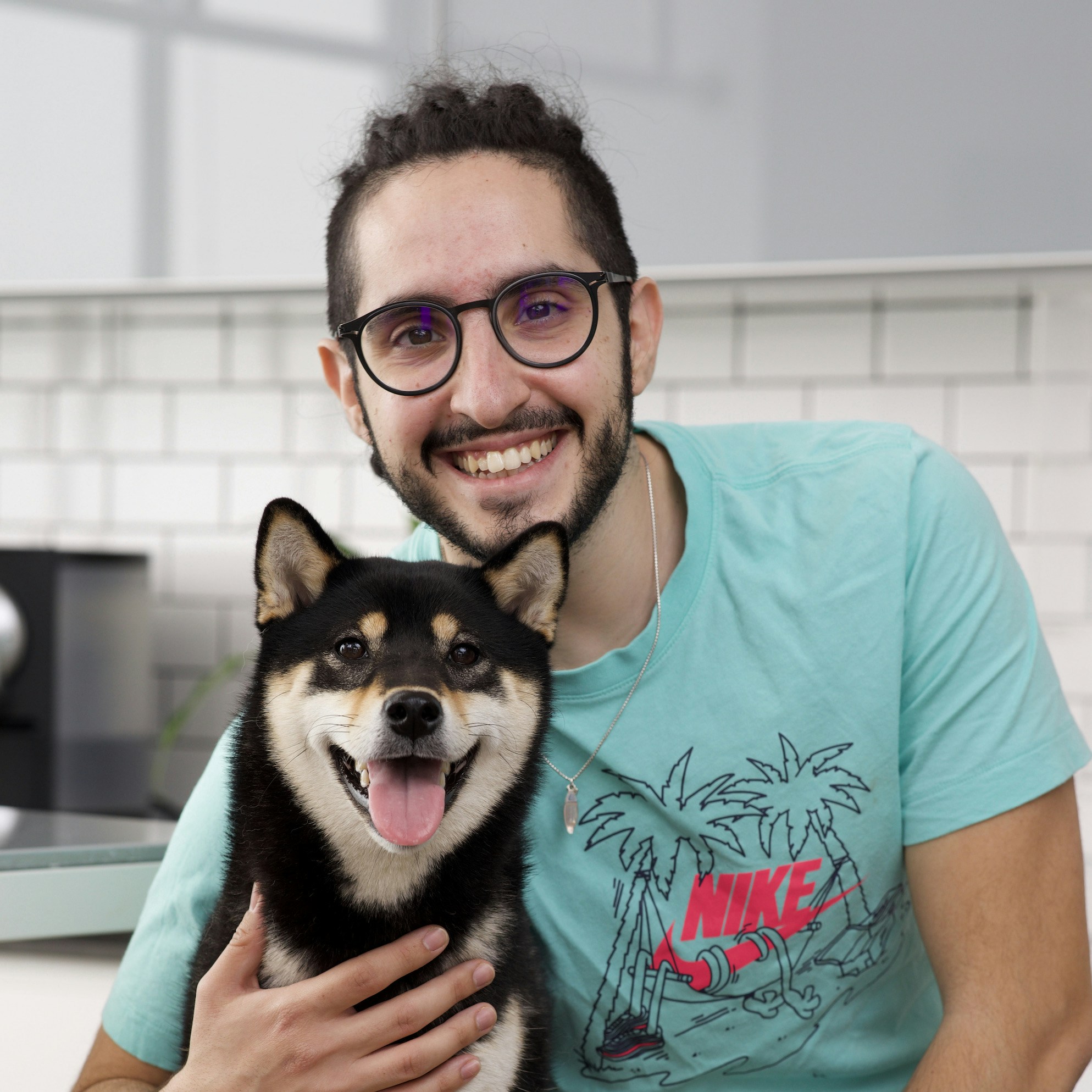 Ve al perfil de Kobi Kadosh