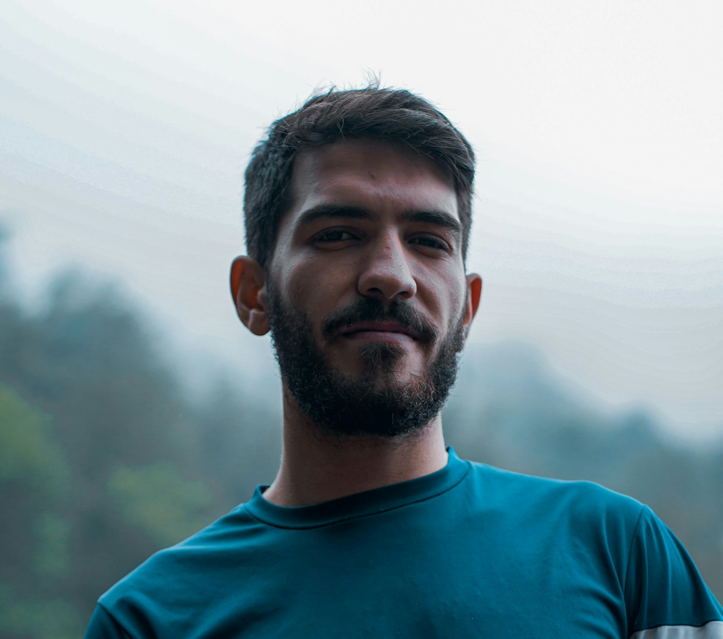 Buka profil Hasan bayat