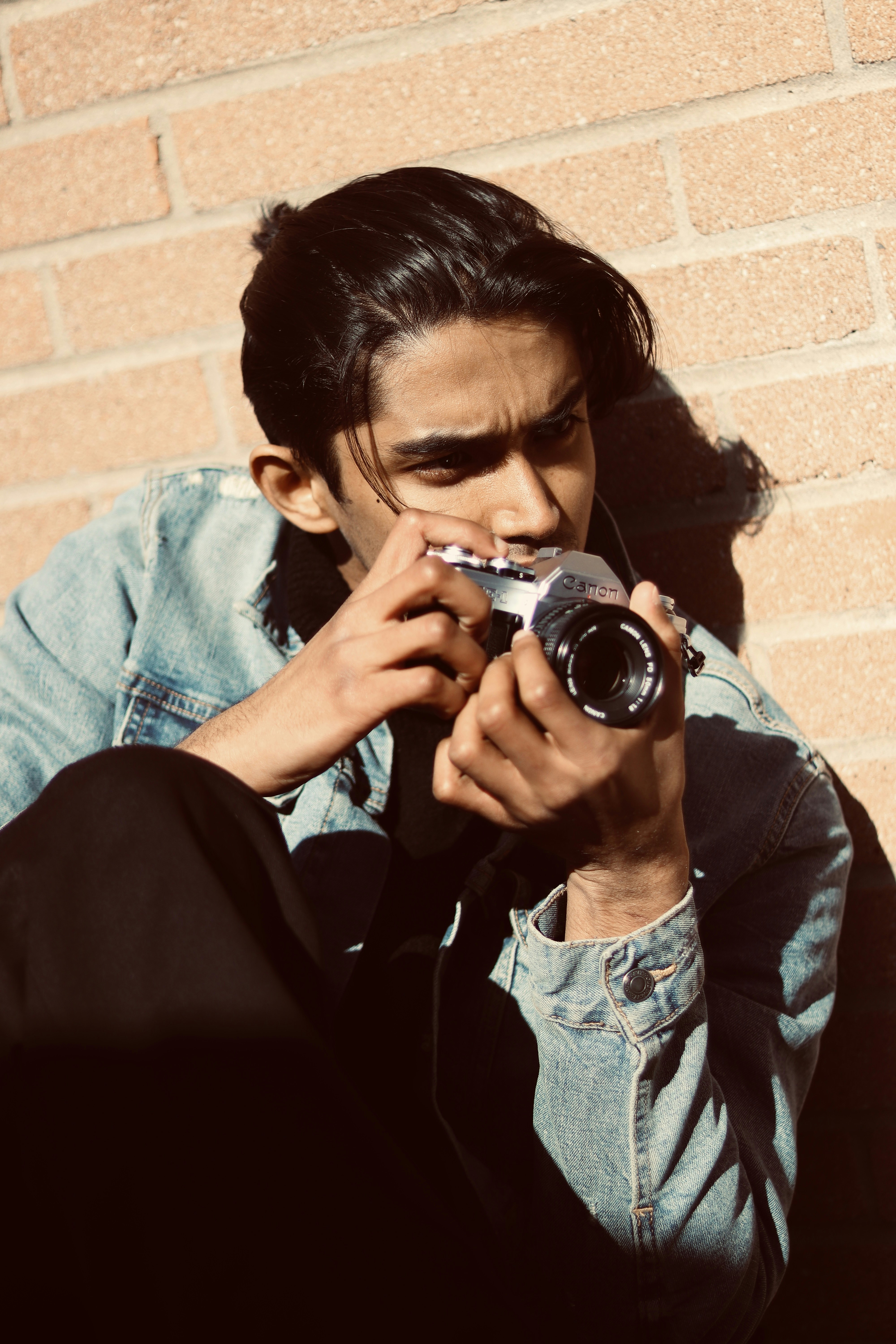 Ve al perfil de Alphy John