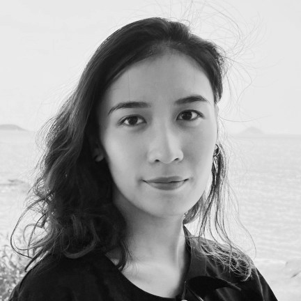 Go to Linh Vi's profile