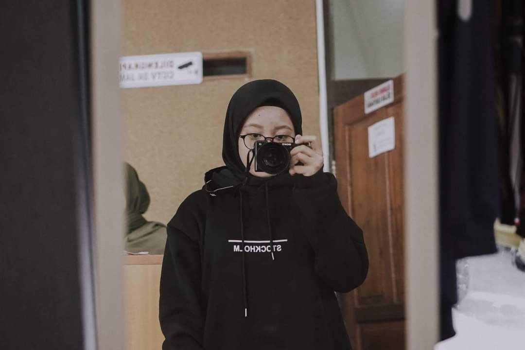 Go to Annisa Apriliani's profile