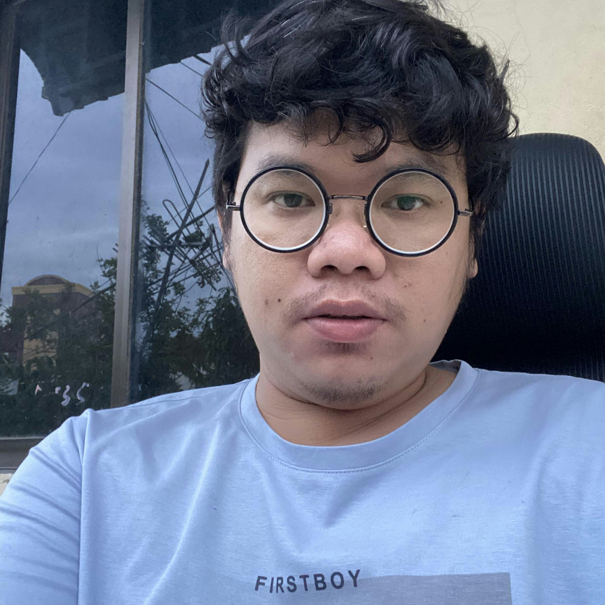 Go to Vanna Phon's profile