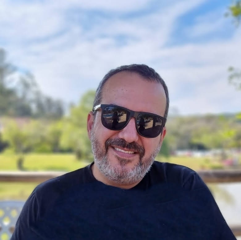 Go to Alex Teixeira's profile