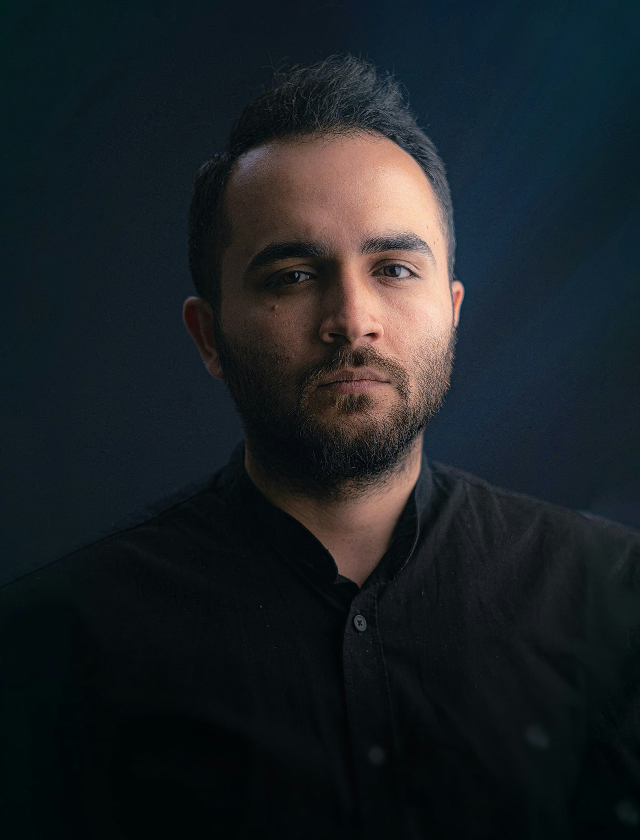 Ve al perfil de Reza Mehrabani