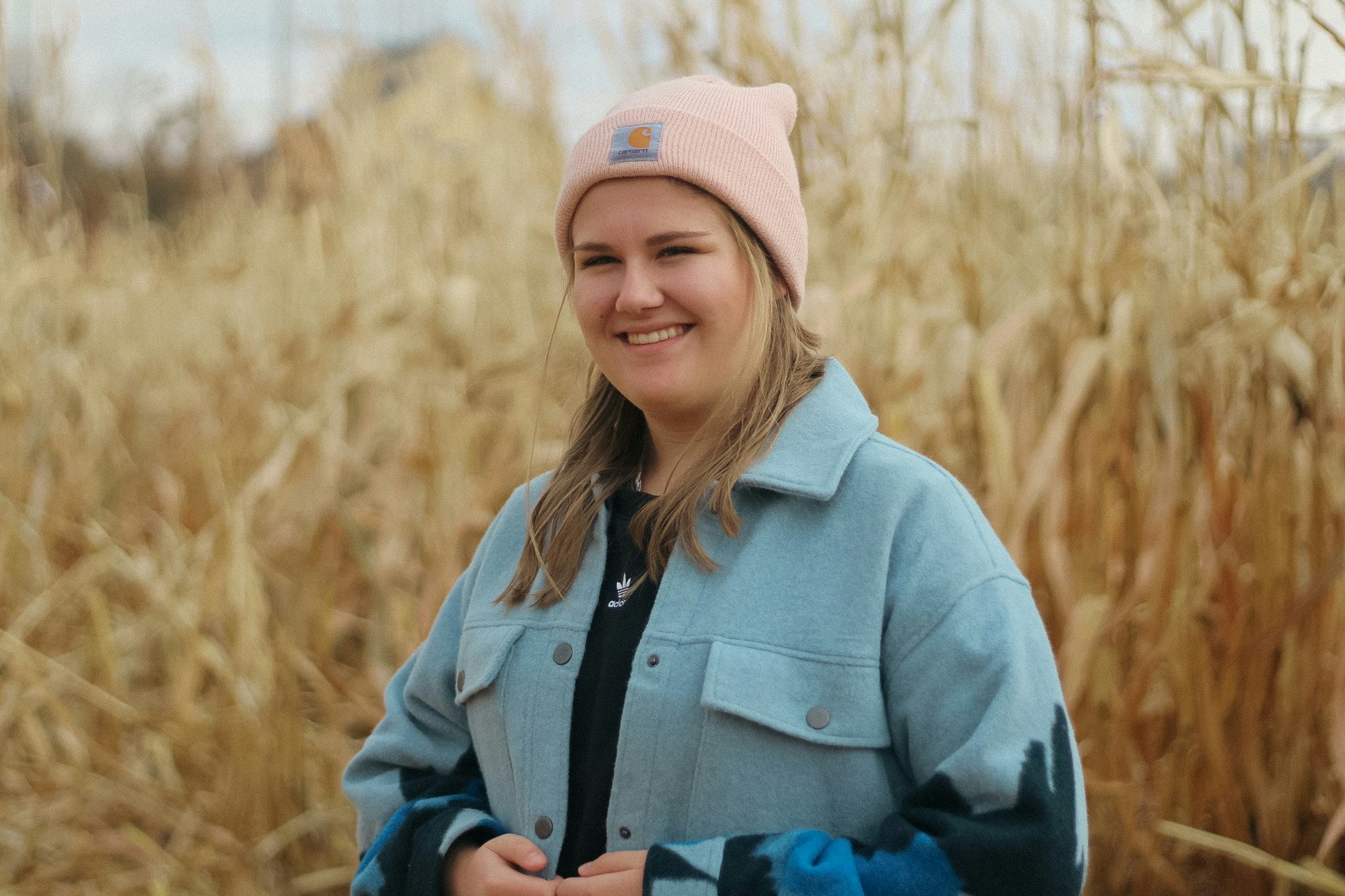 Ve al perfil de rikkia hughes