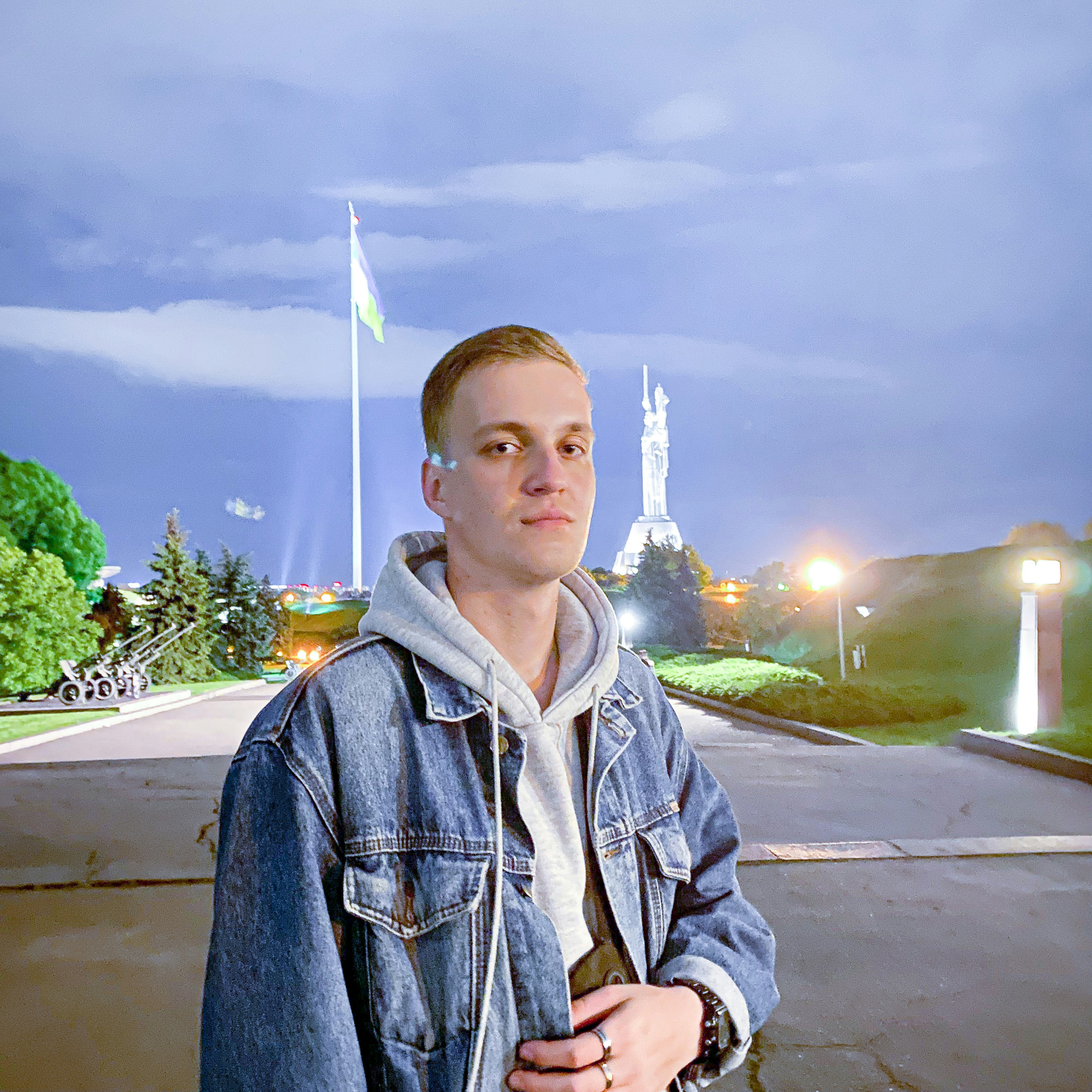 Accéder au profil de Oleg Shatilov