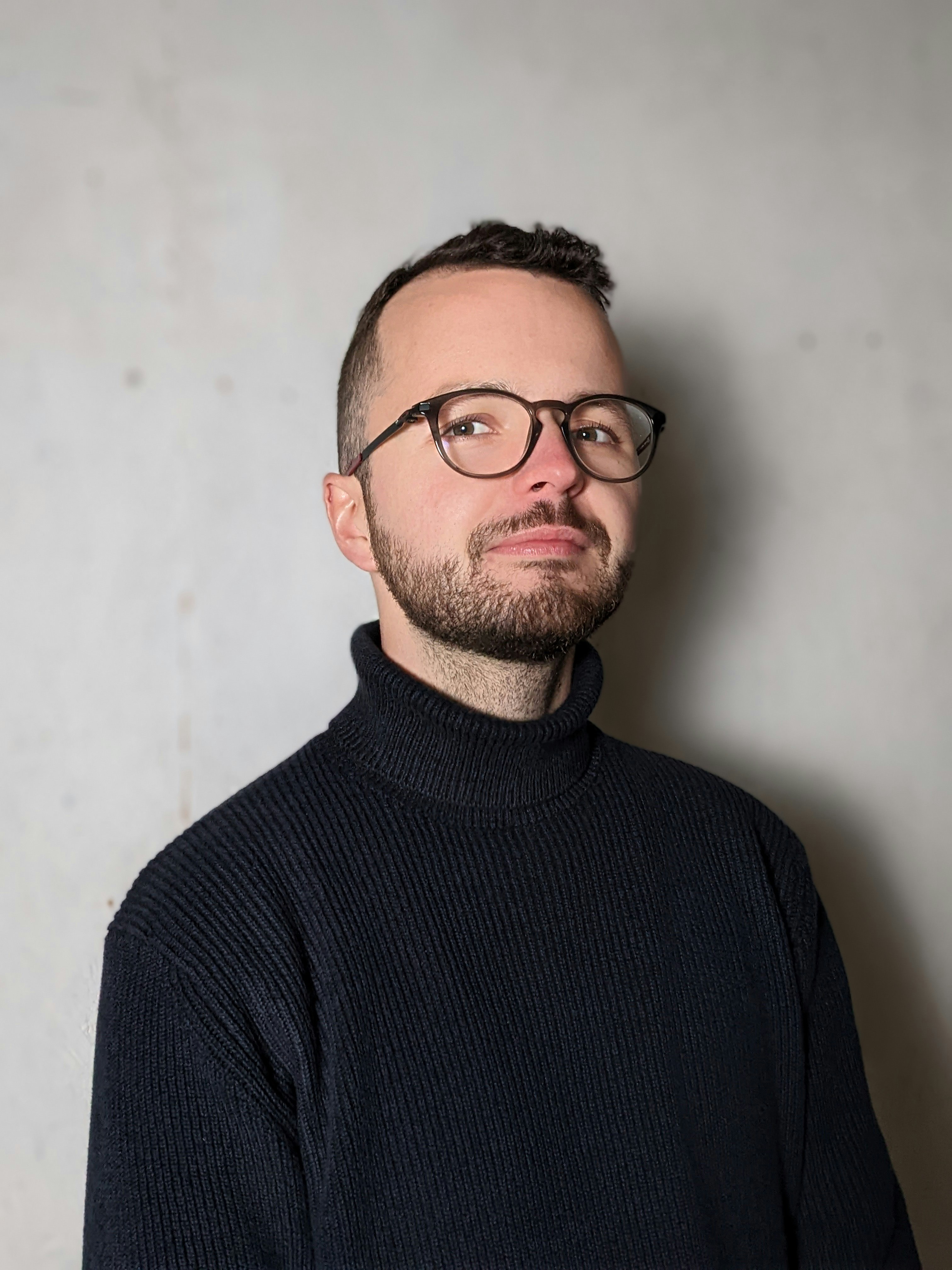 Ir para o perfil de David Tyemnyák