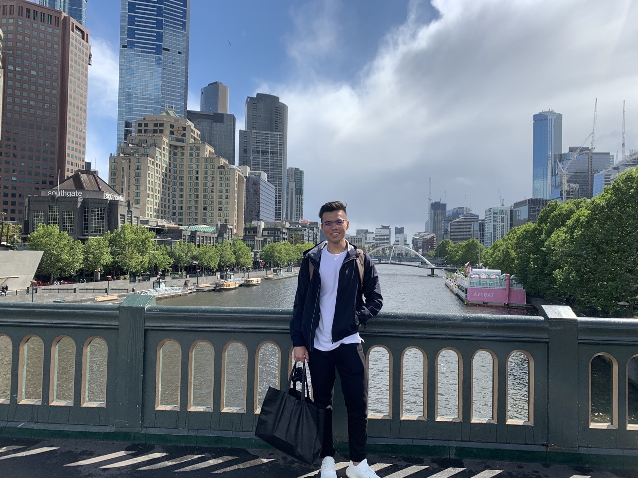 Zum Profil von Bryan Heng