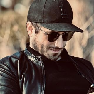 Zum Profil von Jean Cadic