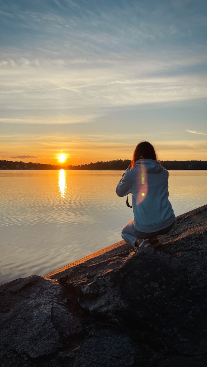 Go to Julia Elliot's profile