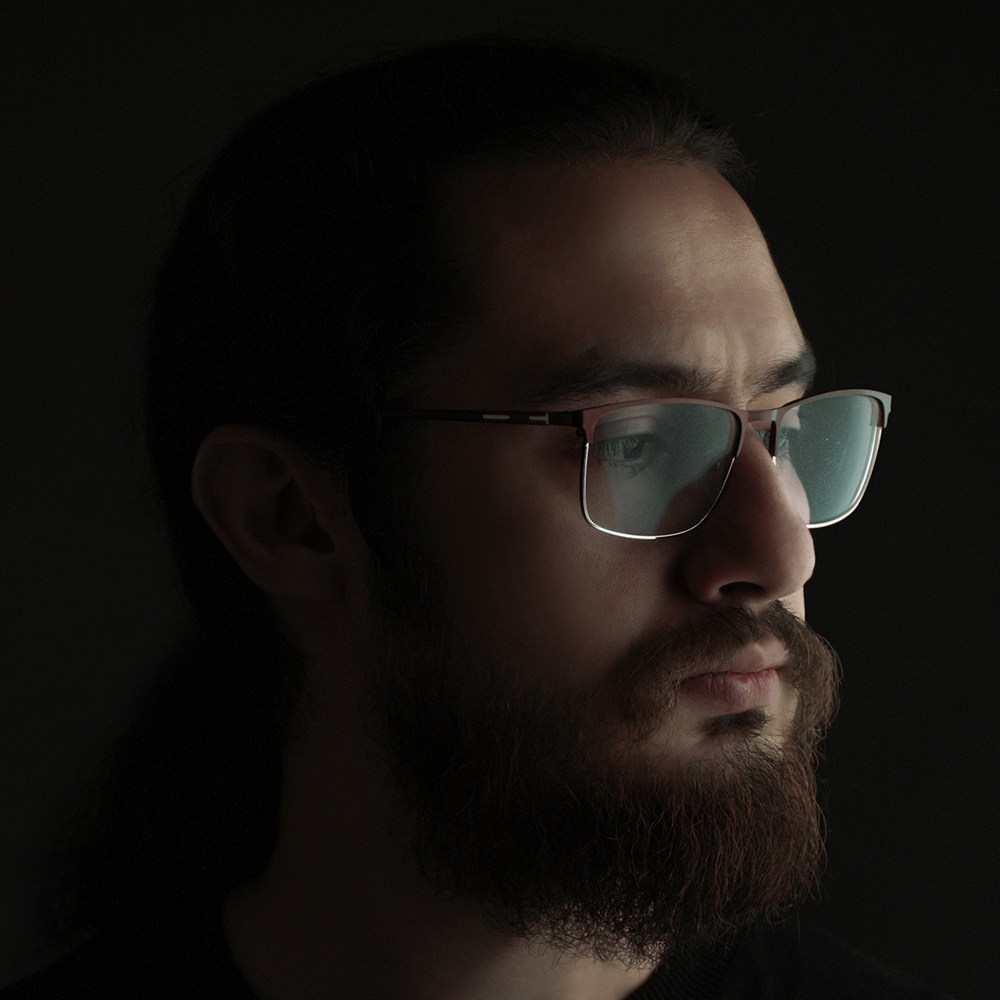 Go to farhood amni's profile