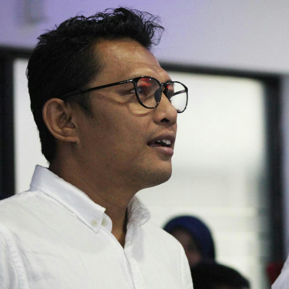 Buka profil Hend Subroto