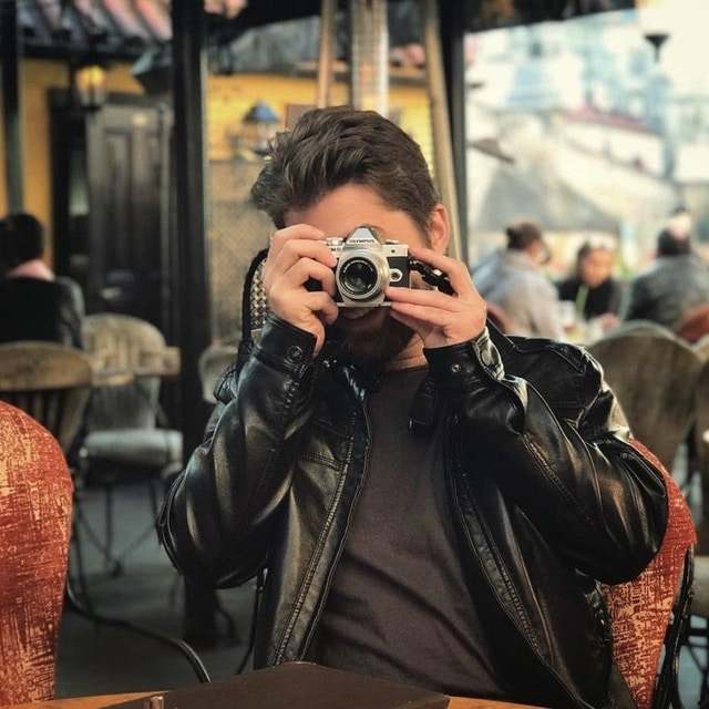 Ve al perfil de Bohdan