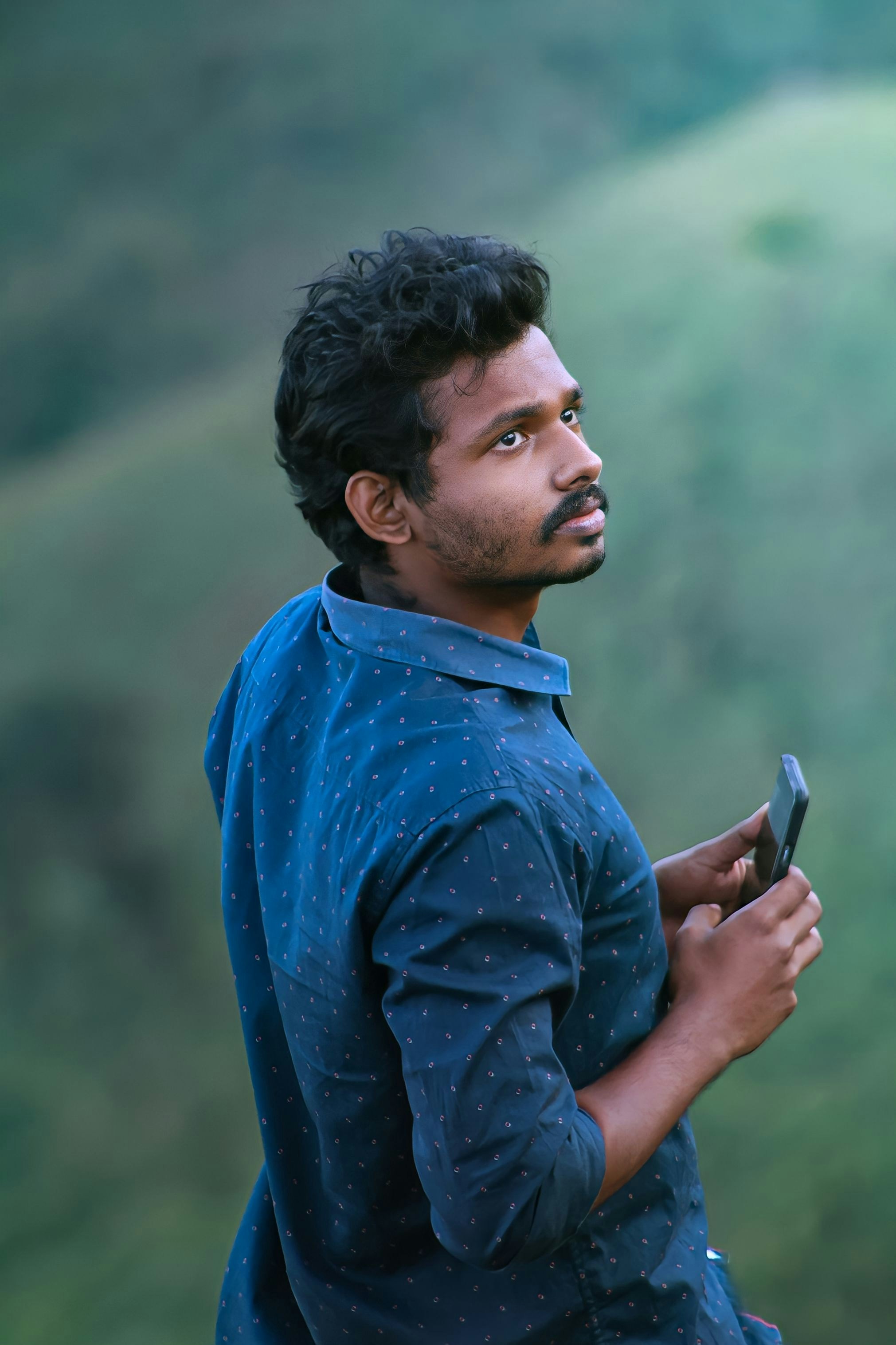 Karthik S Rのプロフィールを見る