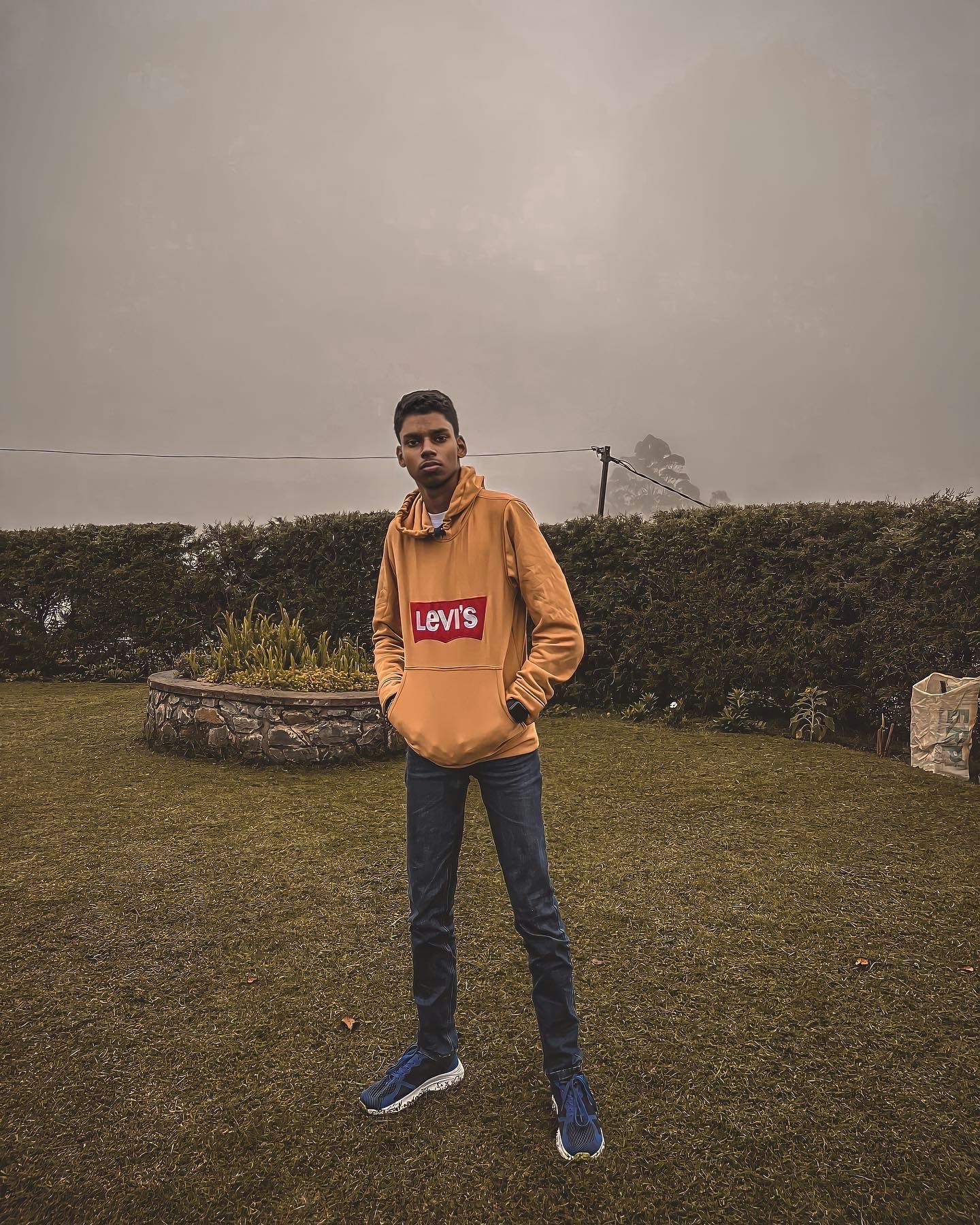 Zum Profil von Senura Dineth