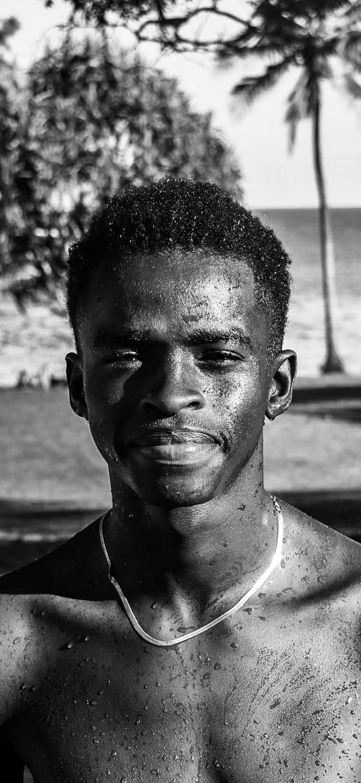 Ve al perfil de Aaron Baraka