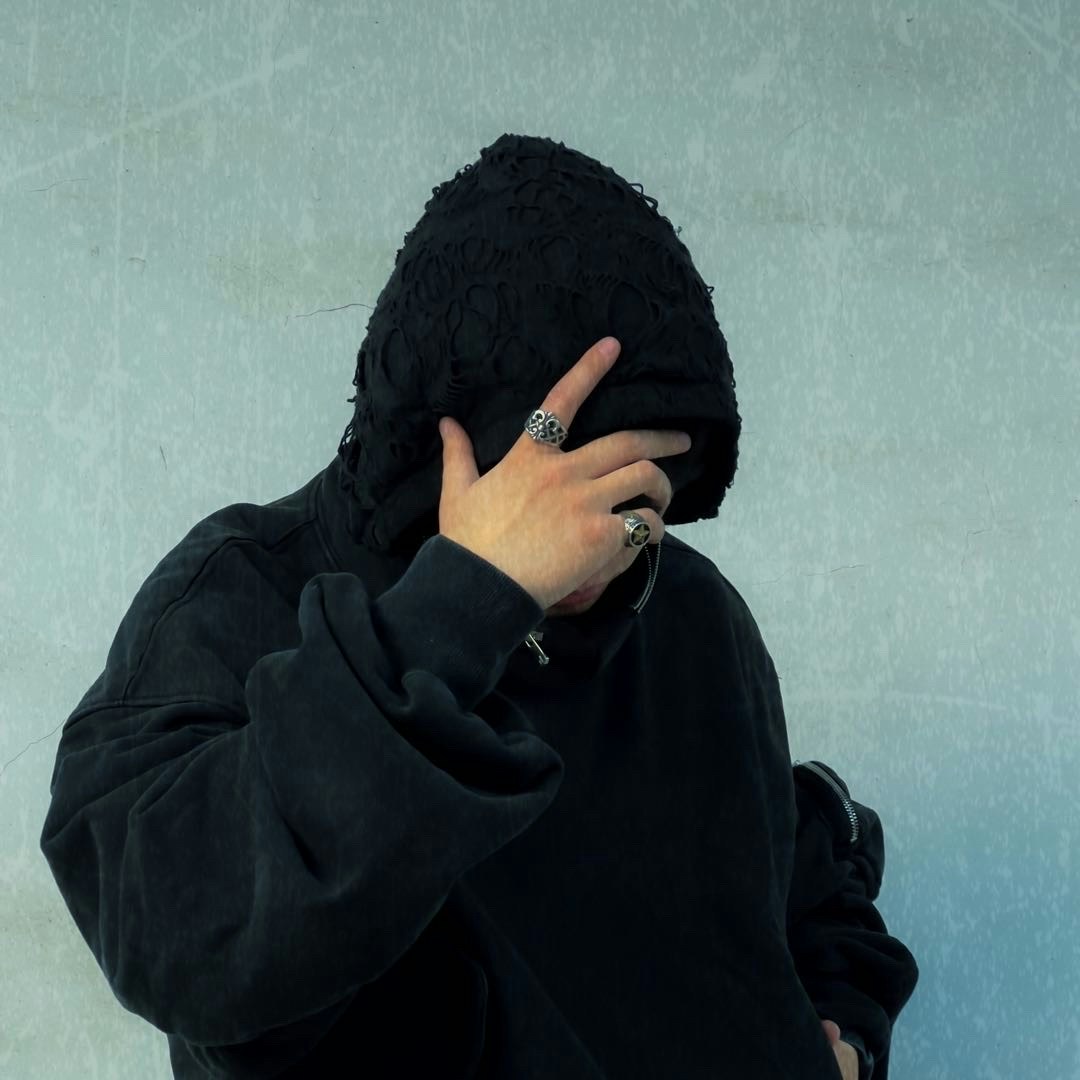 Unsplash profile picture for @cracks