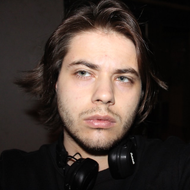 Ve al perfil de Vladyslav Yerofeiev