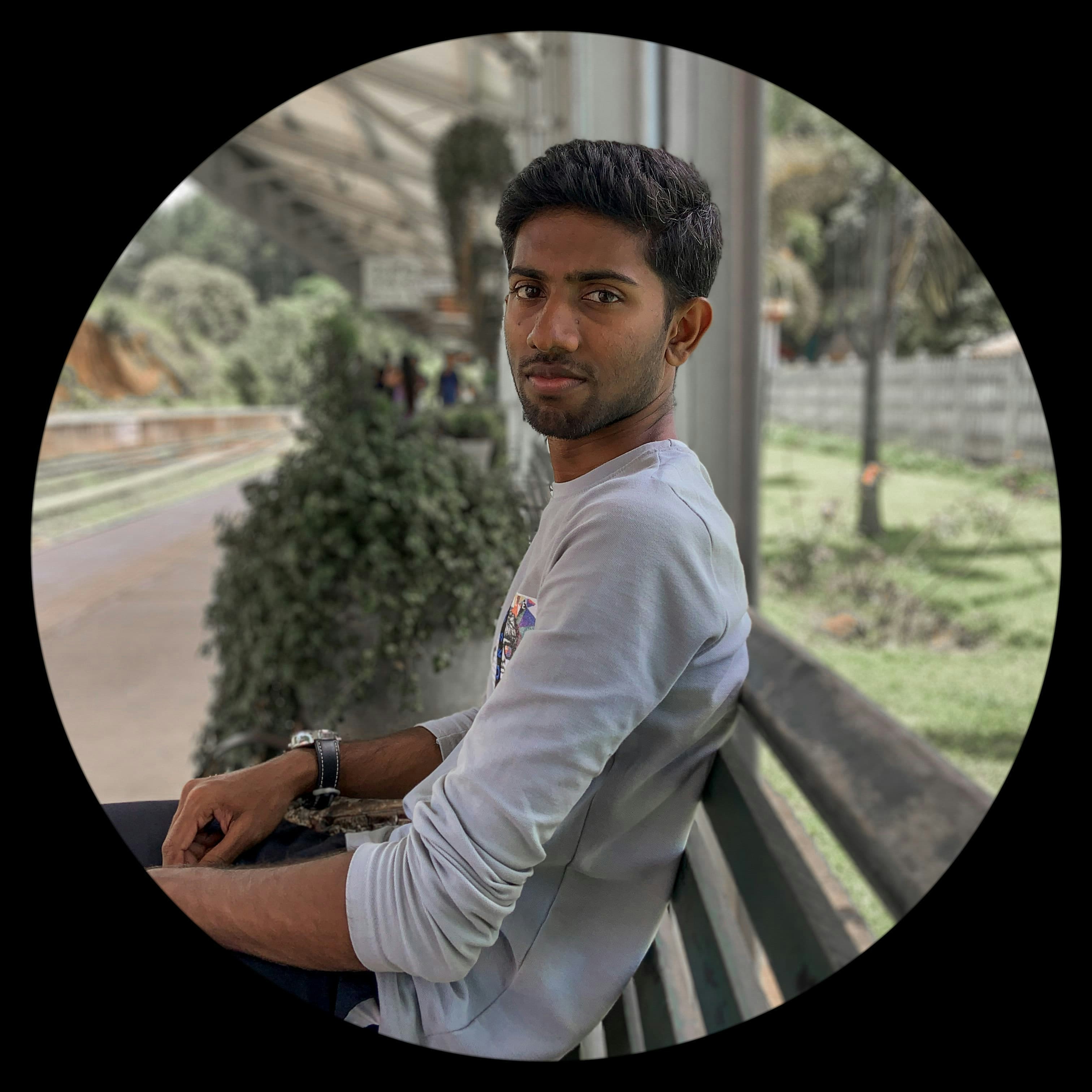 Accéder au profil de Tharukshaan Kumaravel