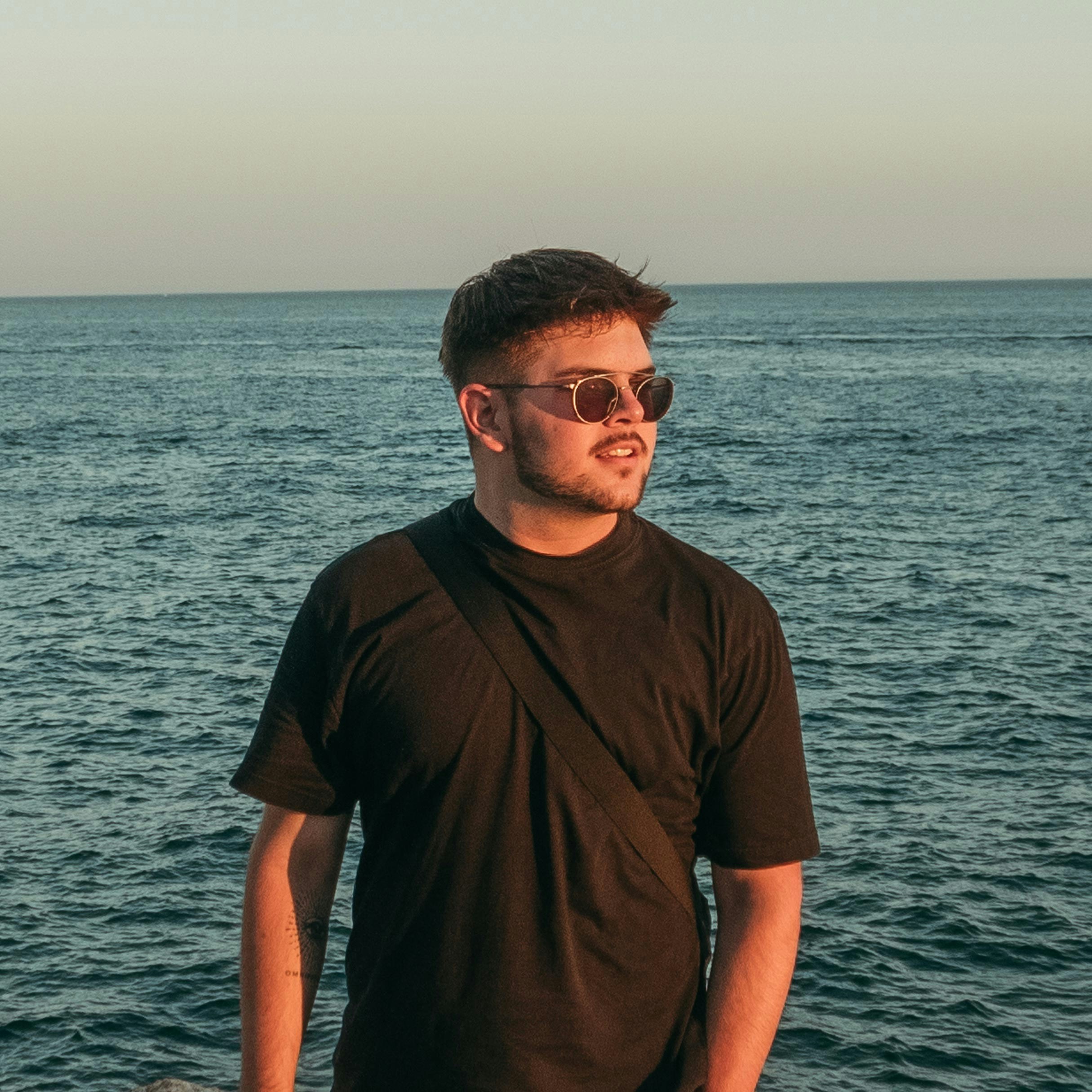 Ir para o perfil de Ethan Bucher