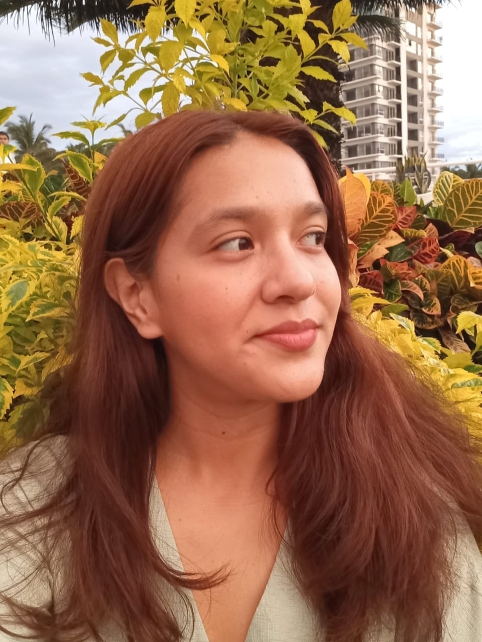 Go to Vivian Mora's profile