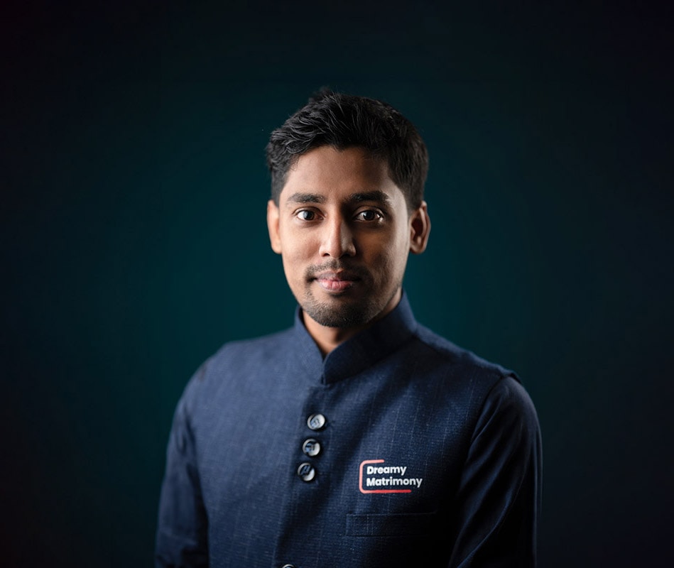 Ve al perfil de Ehsan Moin