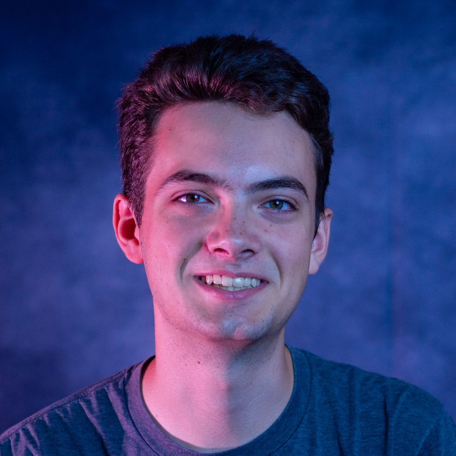 Ethan Currierのプロフィールを見る