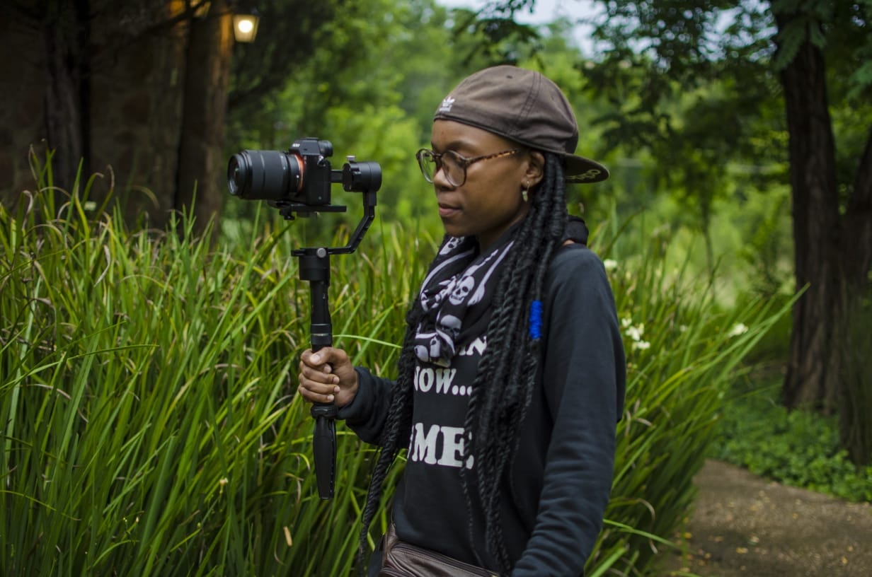 Ve al perfil de Adelade Mbuyazi