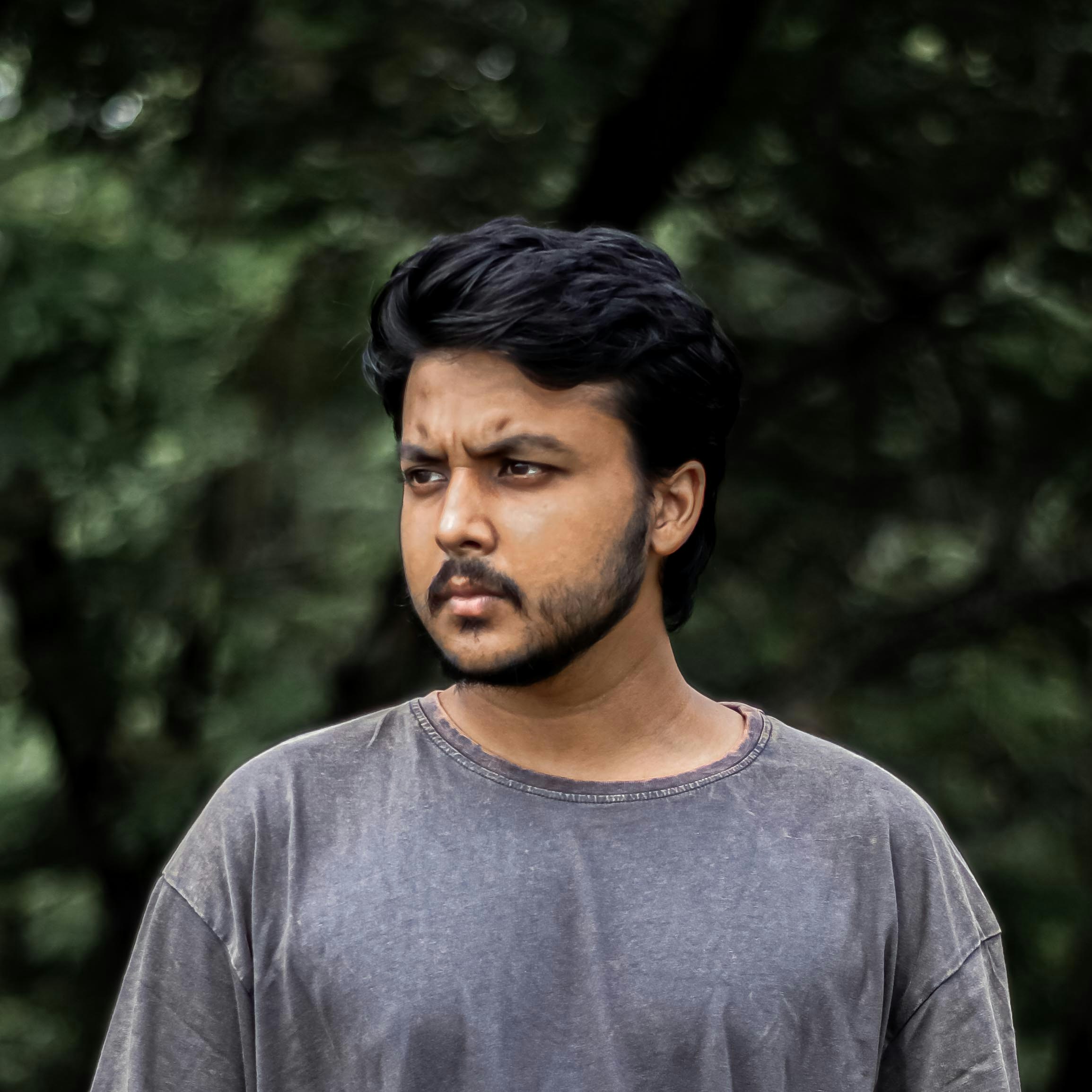 Ve al perfil de Simon Reza