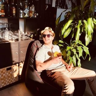 Go to Michael Metschl's profile