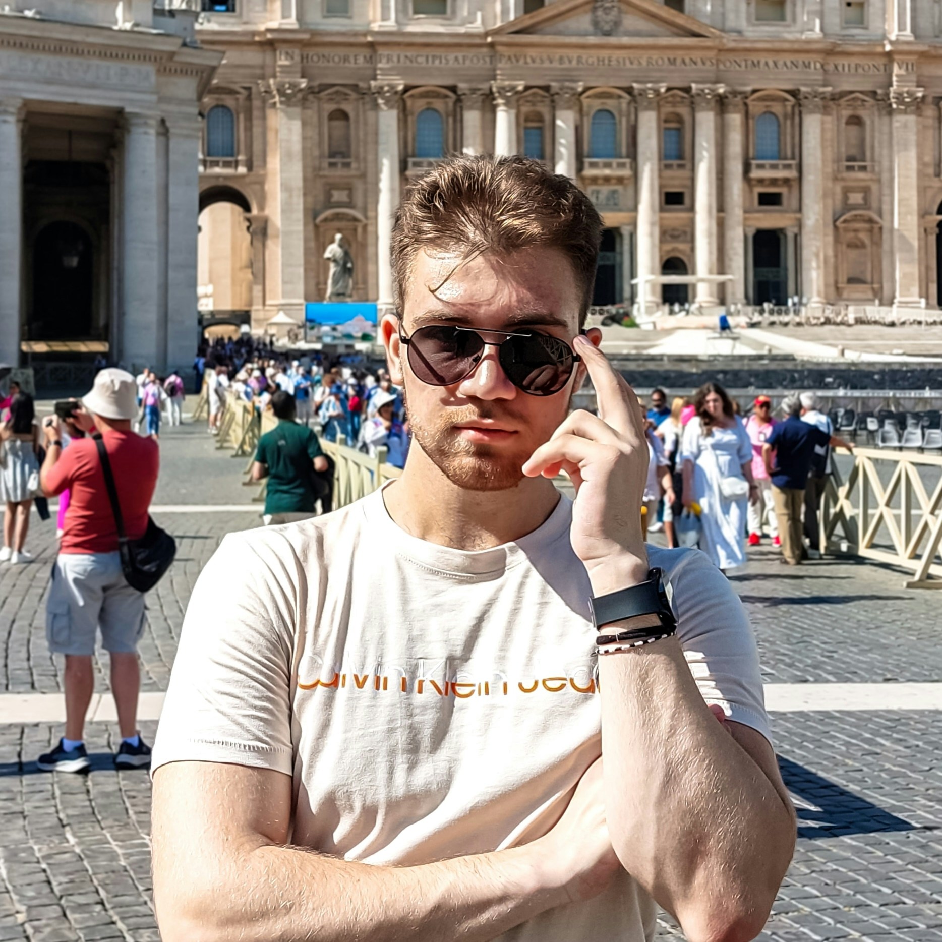 Ve al perfil de Alexandros Athanasopoulos