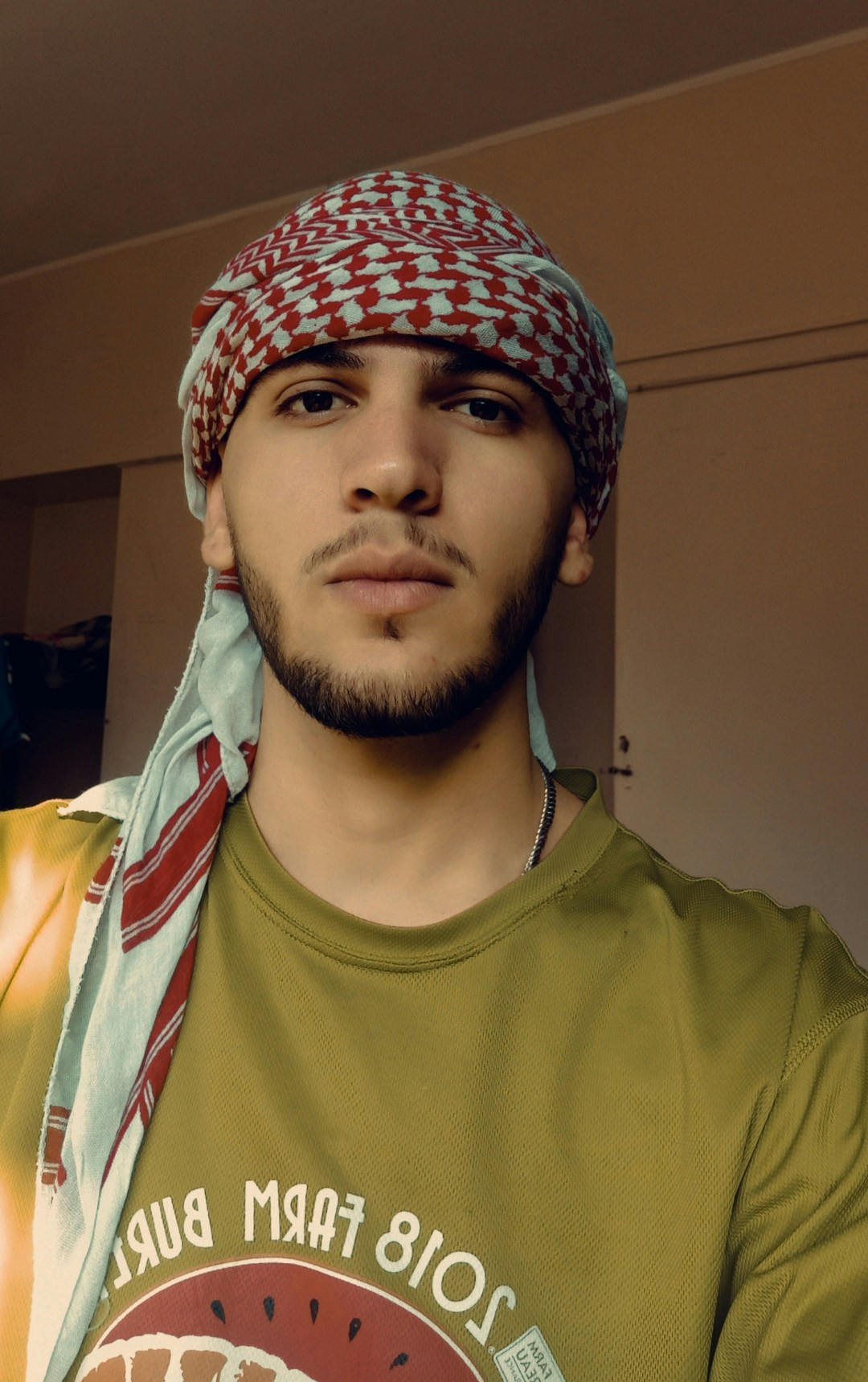 Ve al perfil de Chiako Saaedi