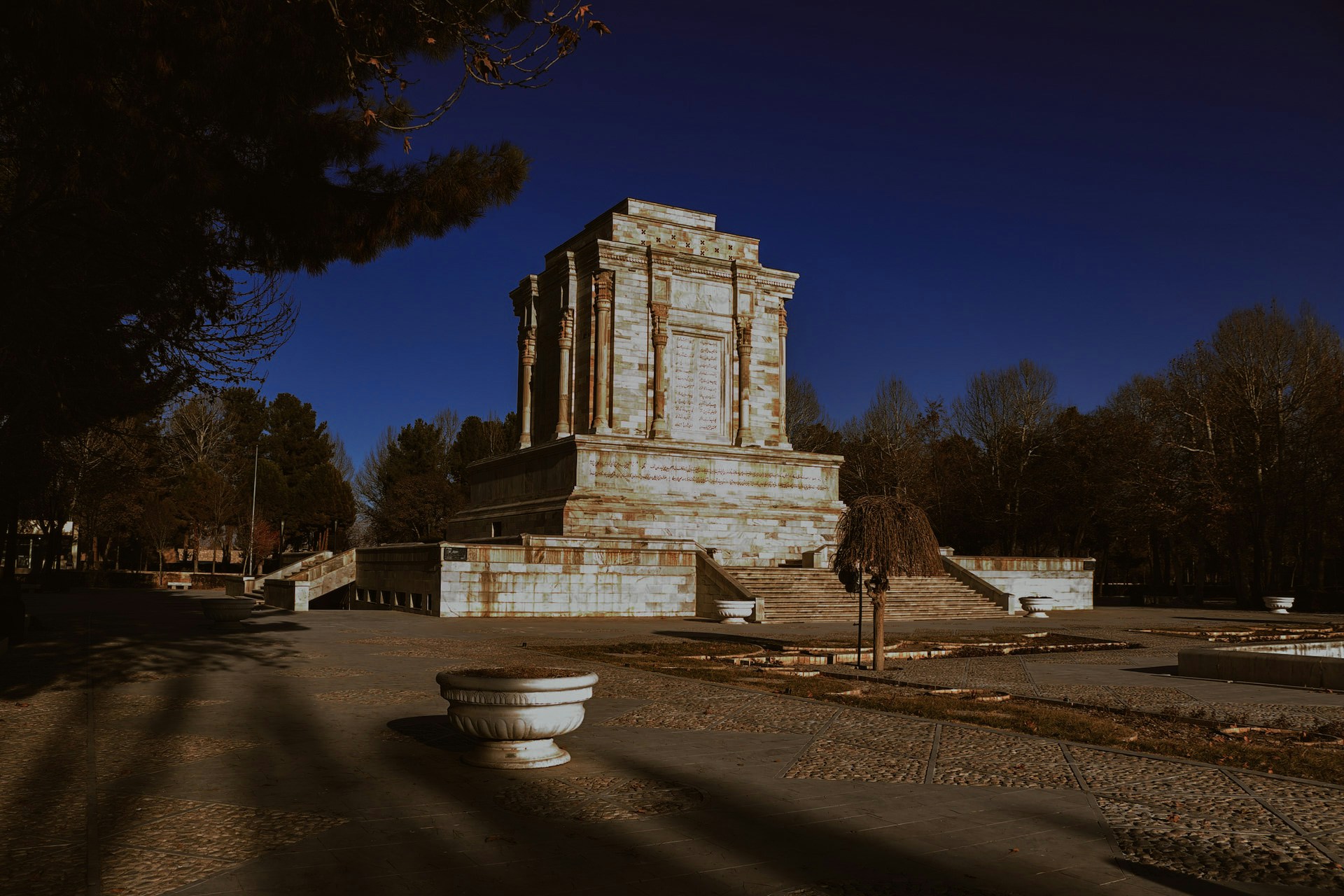 Go to Saa R's profile