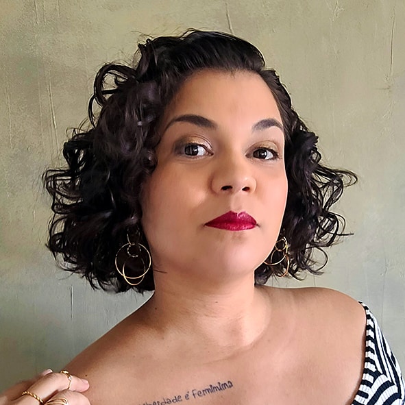 Go to Juli Moreira's profile