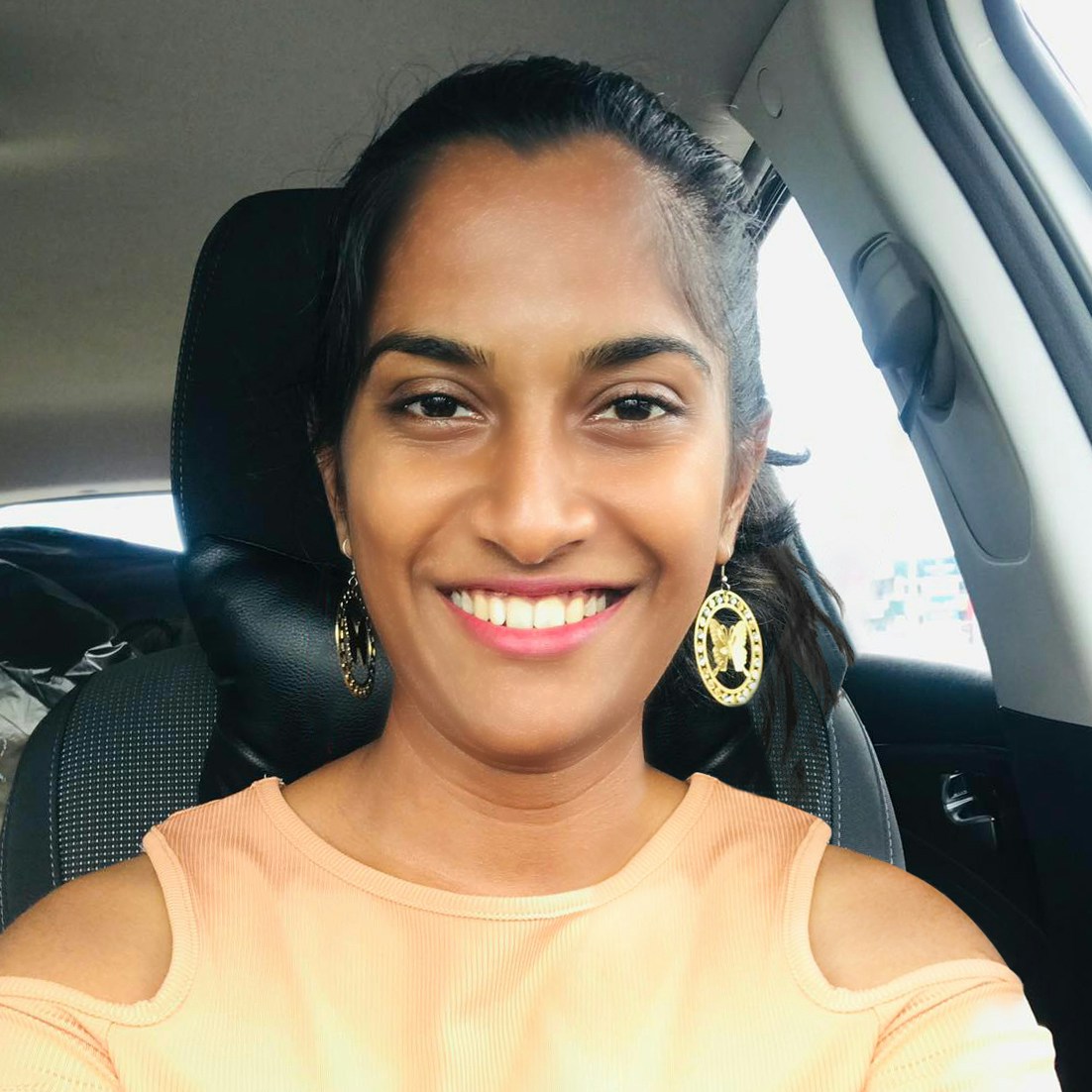 Ve al perfil de Shayal Sharon