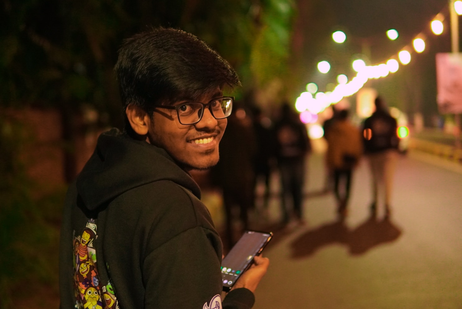 Buka profil Niku Raj